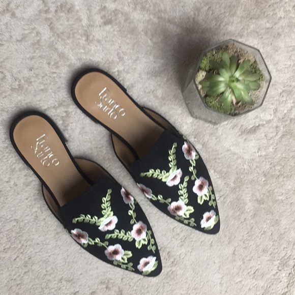 LAST PAIR Size 6.5! Franco Sarto Embroidered Mules - Picture 2 of 7